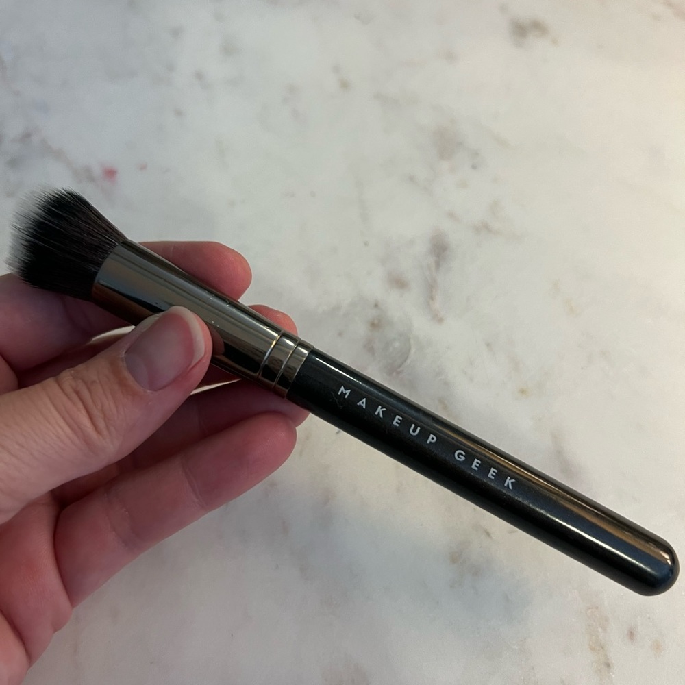 Makeup Geek cheek highlighter brush